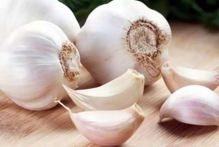 लहसुन के अद्भुत स्वास्थ्य लाभ: जानें कैसे यह आपके लिए फायदेमंद है