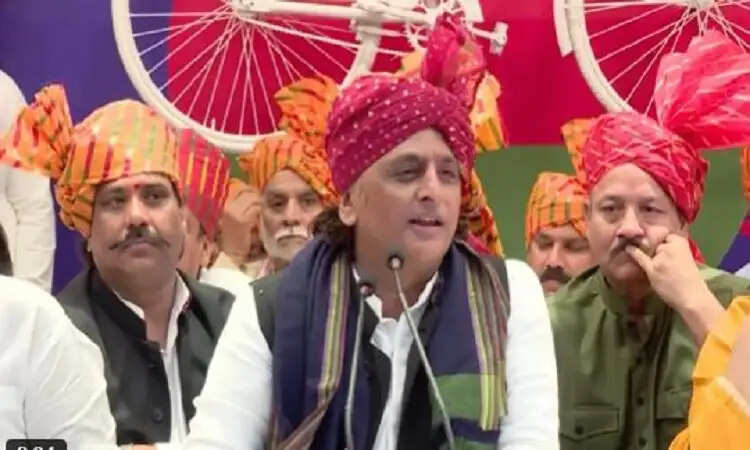 अखिलेश यादव ने भाजपा सरकार पर कसा तंज, कानून व्यवस्था और ईवीएम पर उठाए सवाल