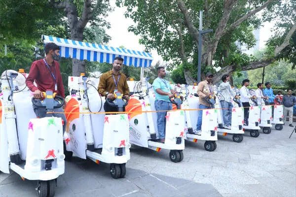 नई दिल्ली में झाड़ू-मुक्त शहर अभियान का आगाज़, एनडीएमसी ने शुरू की नई मशीनें