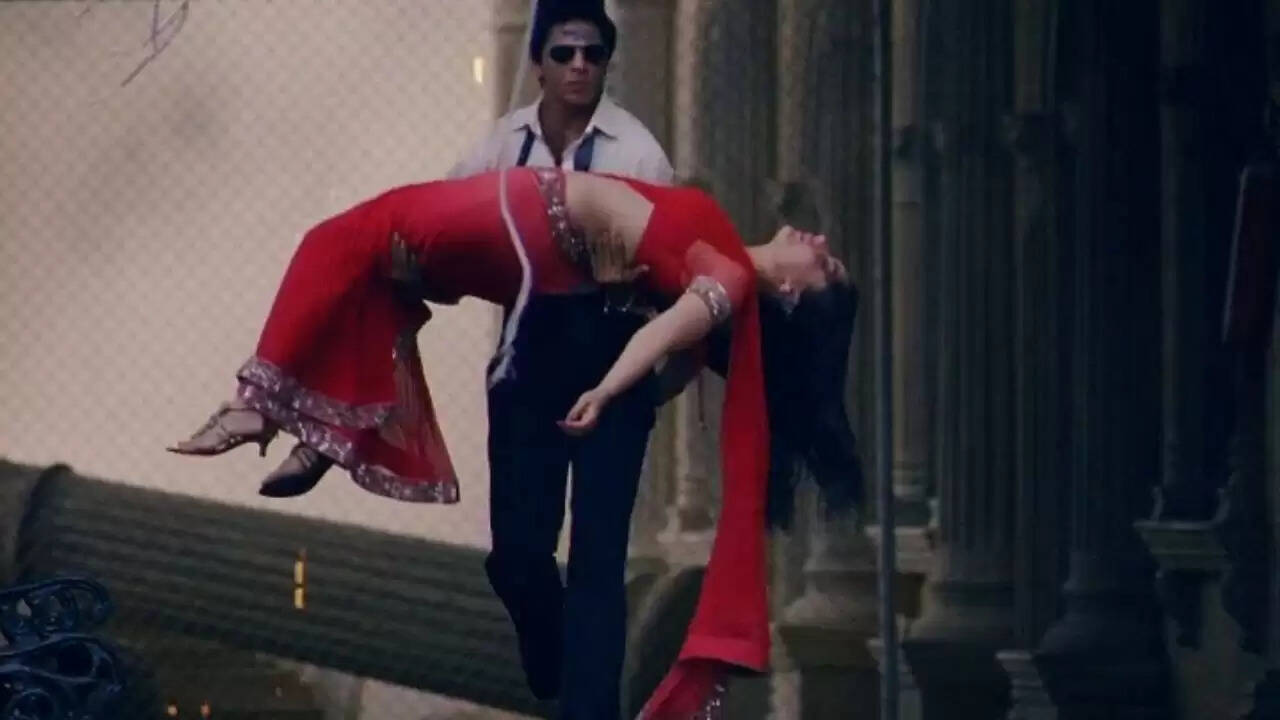 शाहरुख खान ने जन्मदिन पर दिया फैंस को सरप्राइज, 'रा.वन' का सीक्वल हो सकता है!