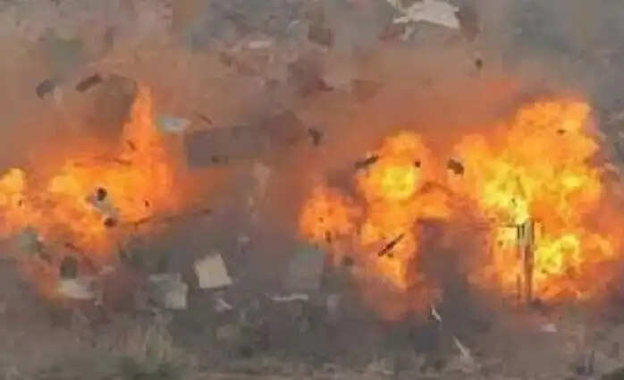 पाकिस्तान में आत्मघाती हमले से पांच की मौत, 13 घायल