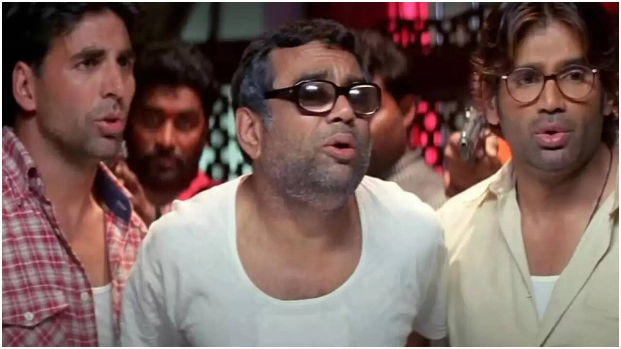 परेश रावल की 'हेरा फेरी 3' में वापसी: फैंस की खुशी और विवादों का सामना