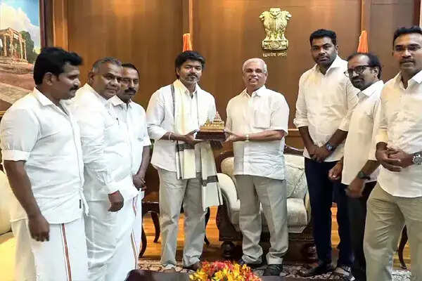 तमिलनाडु में विजय की पार्टी को सत्ता में आने में चुनौतियाँ
