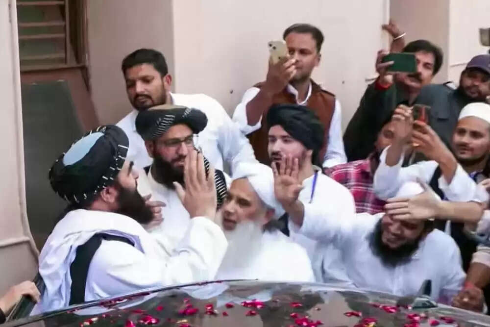 तालिबान विदेश मंत्री का देवबंद दौरा: मुस्लिम समुदाय की प्रतिक्रिया