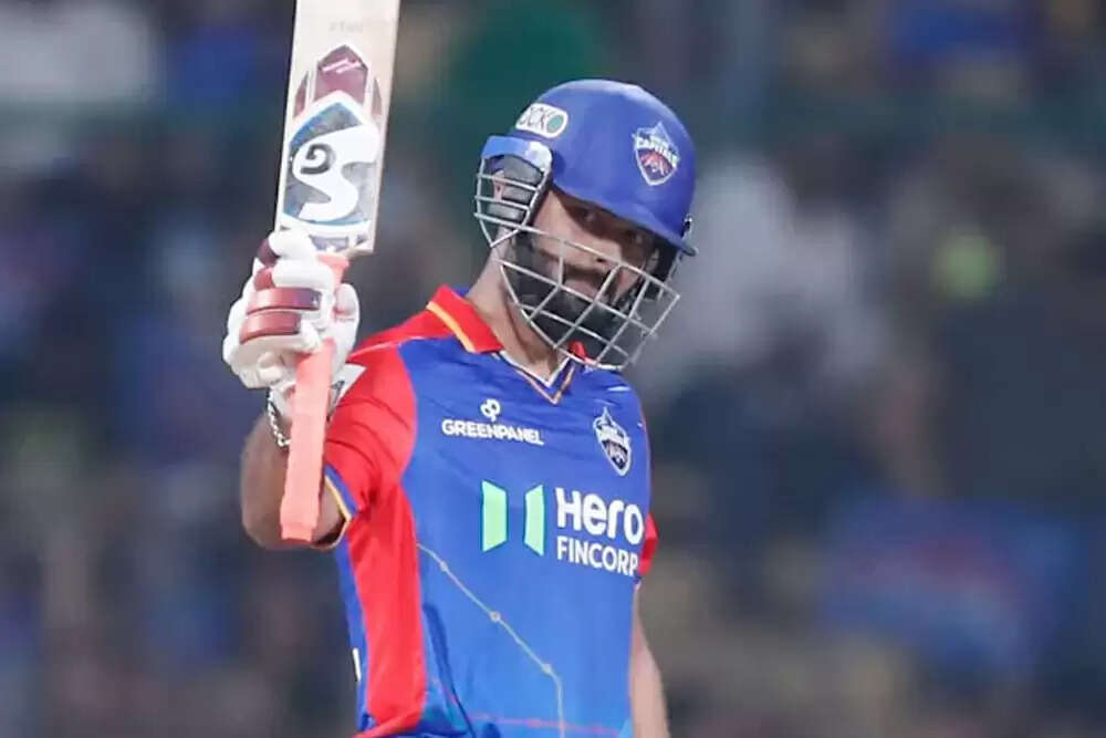 ऋषभ पंत करेंगे भारतीय टीम की कप्तानी, शुभमन गिल गुवाहाटी टेस्ट से बाहर