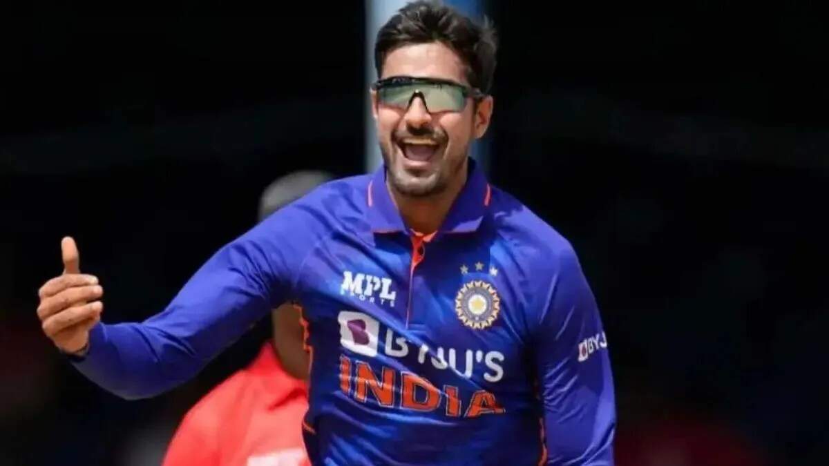 IPL 2026 नीलामी में CSK के खिलाड़ियों के लिए RCB और MI के बीच मुकाबला