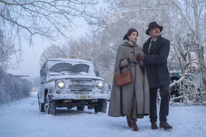 लियोनार्डो डीकैपरियो और जेनिफर लॉरेंस की नई फिल्म का फर्स्ट लुक जारी