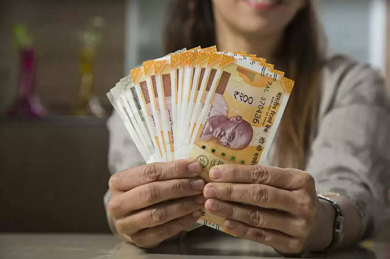 महिलाओं के लिए 10 बेहतरीन बिजनेस आइडियाज जो घर से शुरू किए जा सकते हैं