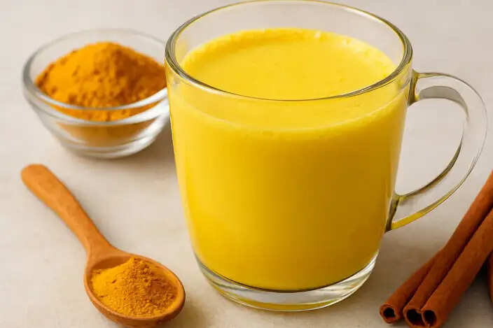खाली पेट हल्दी का सेवन: इम्यूनिटी बढ़ाने के अद्भुत लाभ