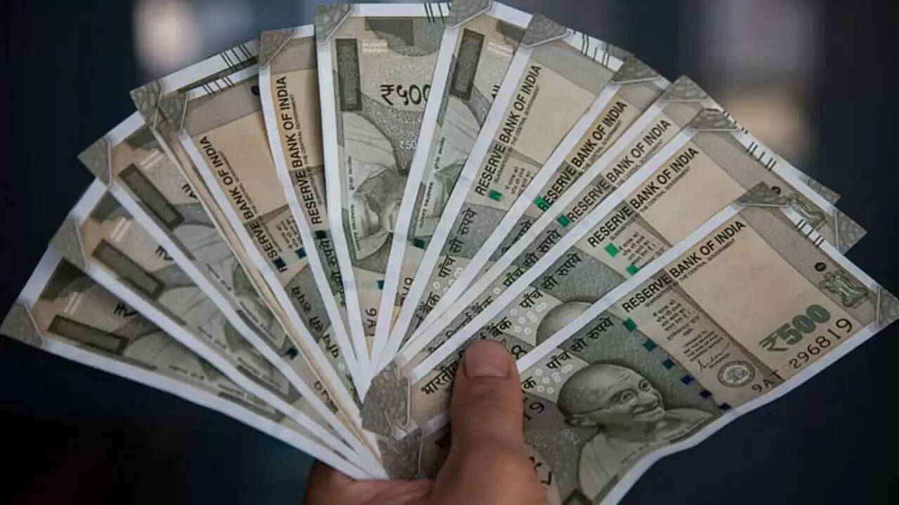 केंद्रीय बजट 2025-26: पेंशन खर्च ने वेतन को किया पीछे, जानें इसके प्रभाव