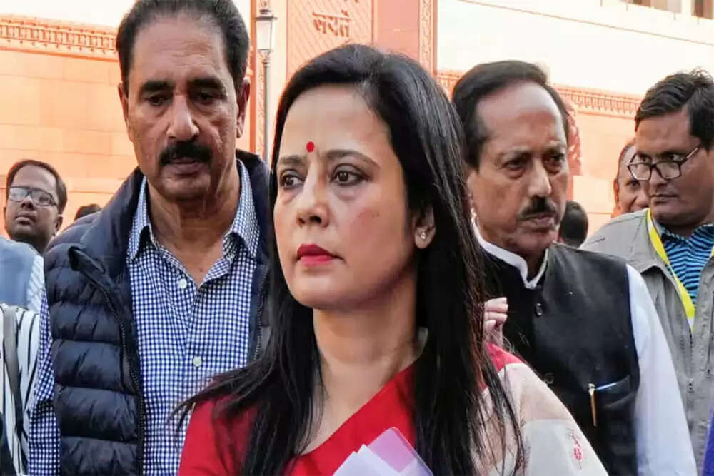 महुआ मोइत्रा को मिली राहत, दिल्ली हाई कोर्ट ने रद्द की लोकपाल की मंजूरी