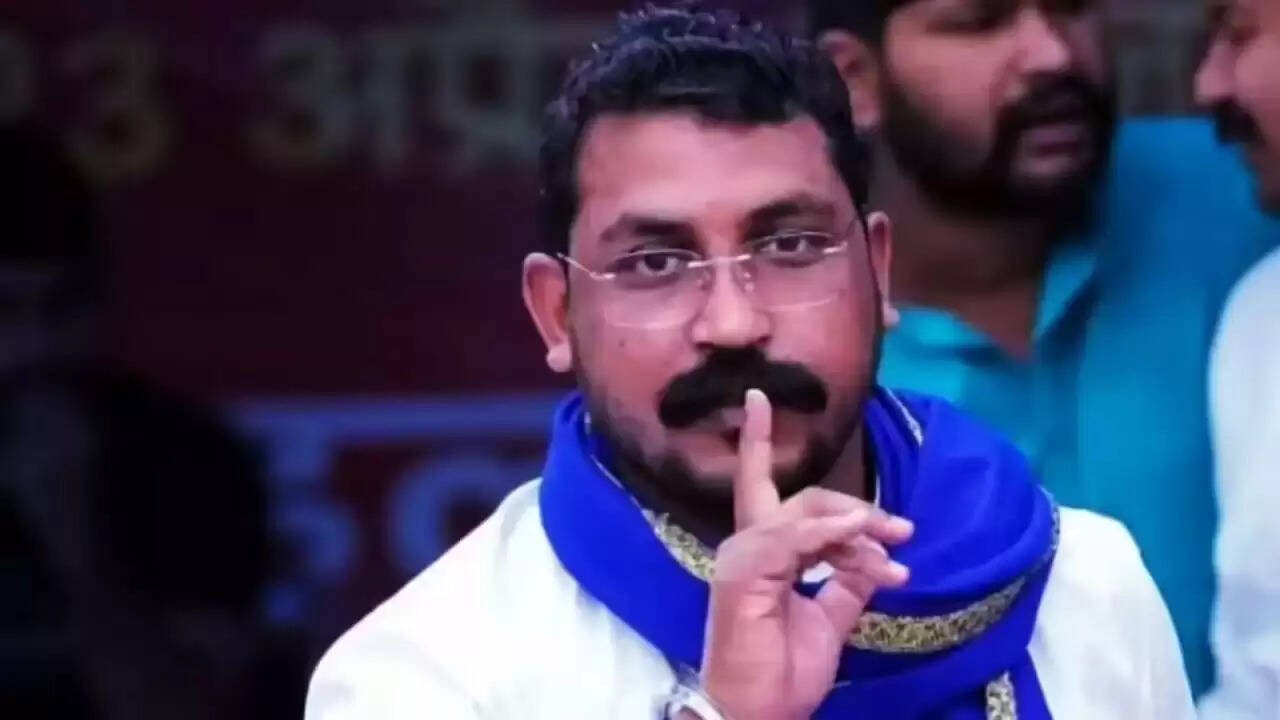 गाजियाबाद में चंद्रशेखर आजाद का पुलिस से टकराव, दलित महिला की हत्या पर जताया विरोध