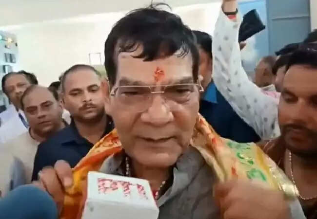 यूपी के ऊर्जा मंत्री का बयान: बिहार में मुफ्त बिजली का सच
