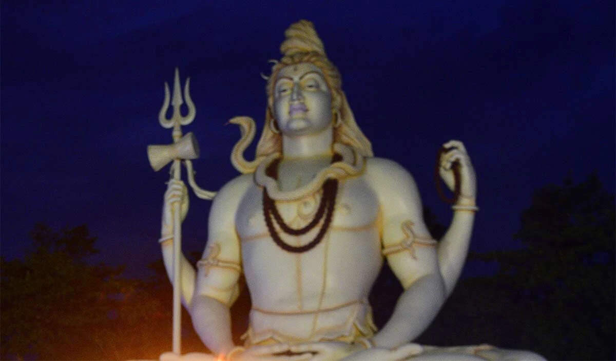 देवी पार्वती और माता मैना का संवाद: कर्मों का महत्व