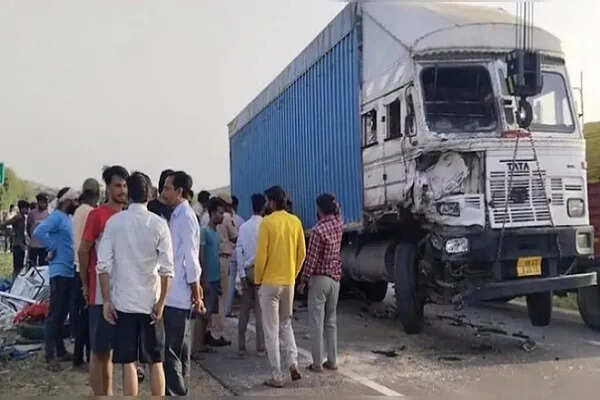 दौसा में भीषण सड़क हादसा: दूल्हा-दुल्हन सहित 5 की मौत, 6 घायल