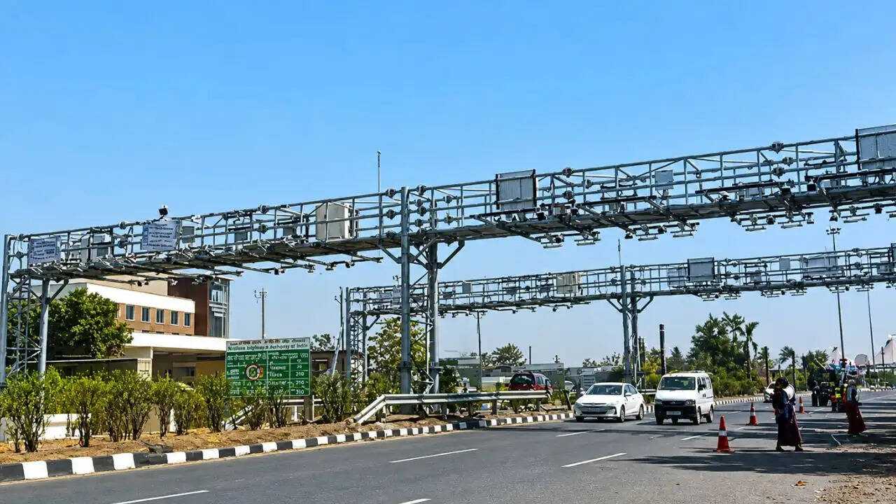 गुजरात में बैरियर-लेस टोल सिस्टम की शुरुआत, यात्रा होगी सुगम