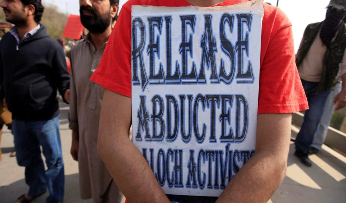 बलूचिस्तान में जबरन लापता व्यक्तियों के खिलाफ प्रदर्शन जारी, सीपीईसी राजमार्ग ठप