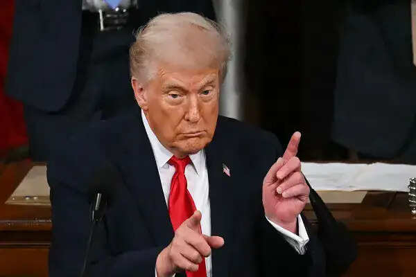 ट्रंप का दावा: ईरान आत्मसमर्पण के करीब, जी-7 बैठक में उठाए मुद्दे