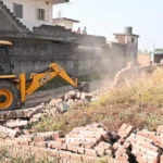 पंचकूला में अवैध कॉलोनियों पर बुलडोजर कार्रवाई