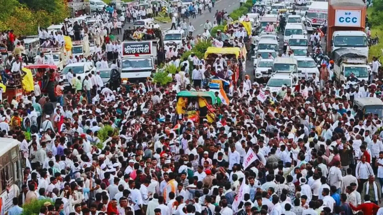 किसानों का नागपुर-वर्धा हाईवे पर बड़ा आंदोलन: क्या मिलेगी कर्जमाफी की तारीख?