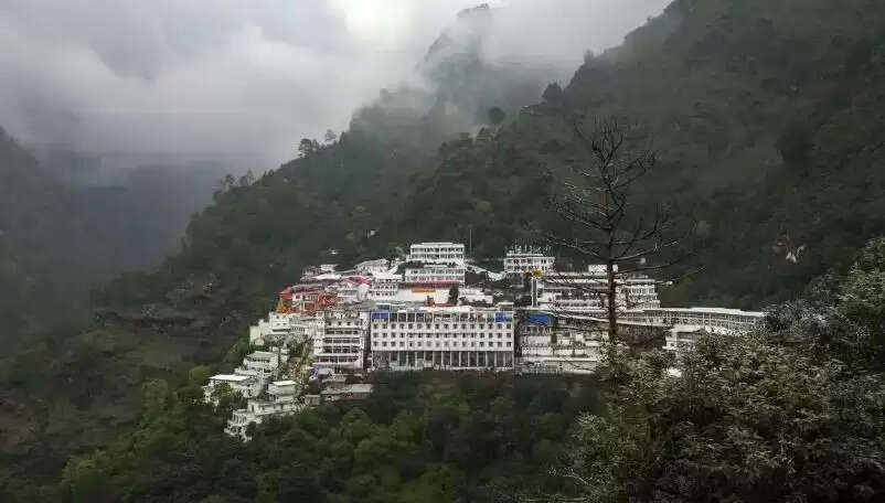 माता वैष्णो देवी यात्रा तीन दिन के लिए स्थगित, जानें कारण
