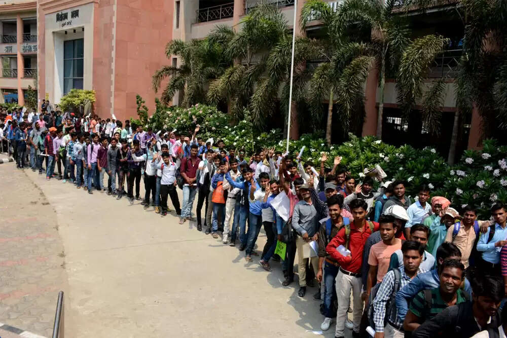 भारत में बेरोजगारी दर में गिरावट, जुलाई 2025 में 5.2 प्रतिशत