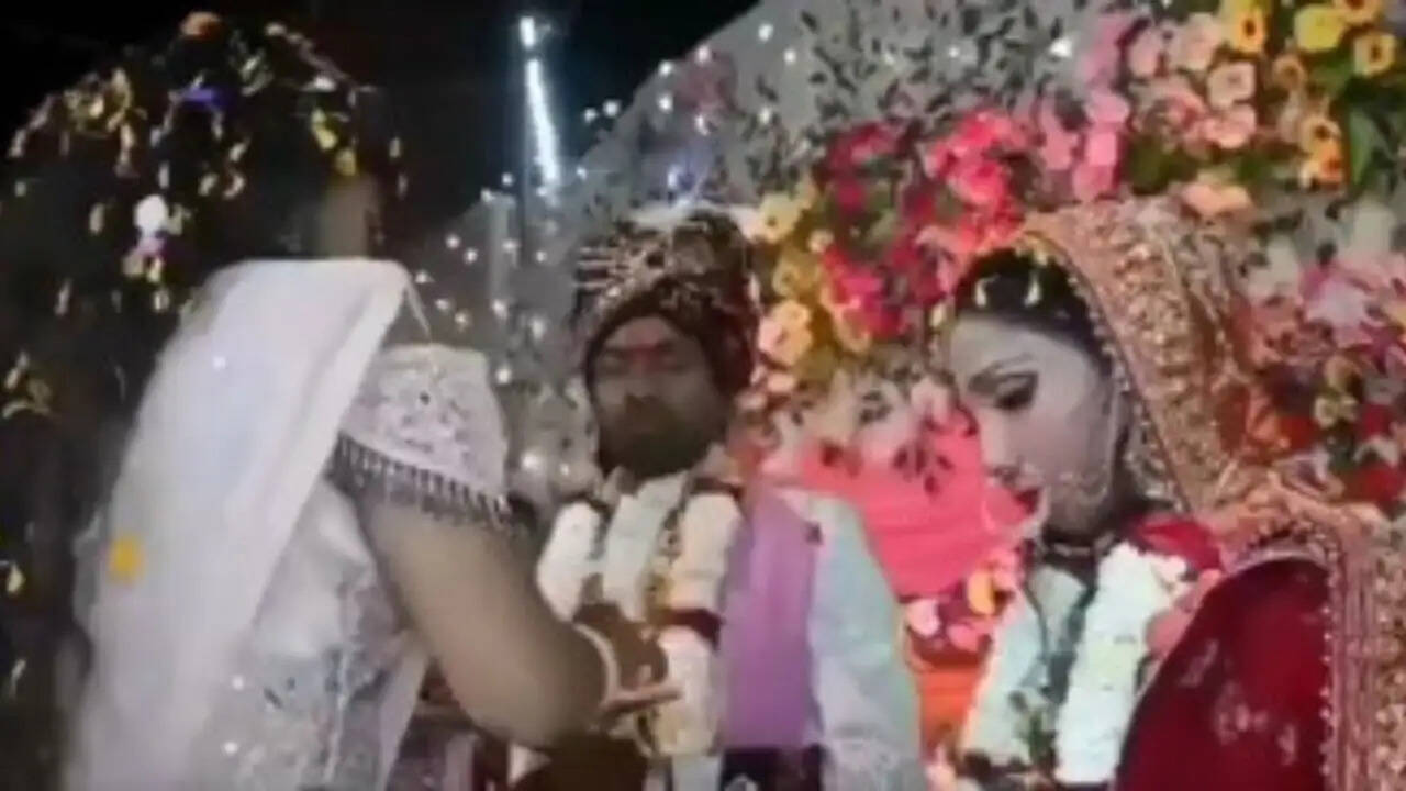 बक्सर में शादी के मंच पर दुल्हन को गोली मारी गई