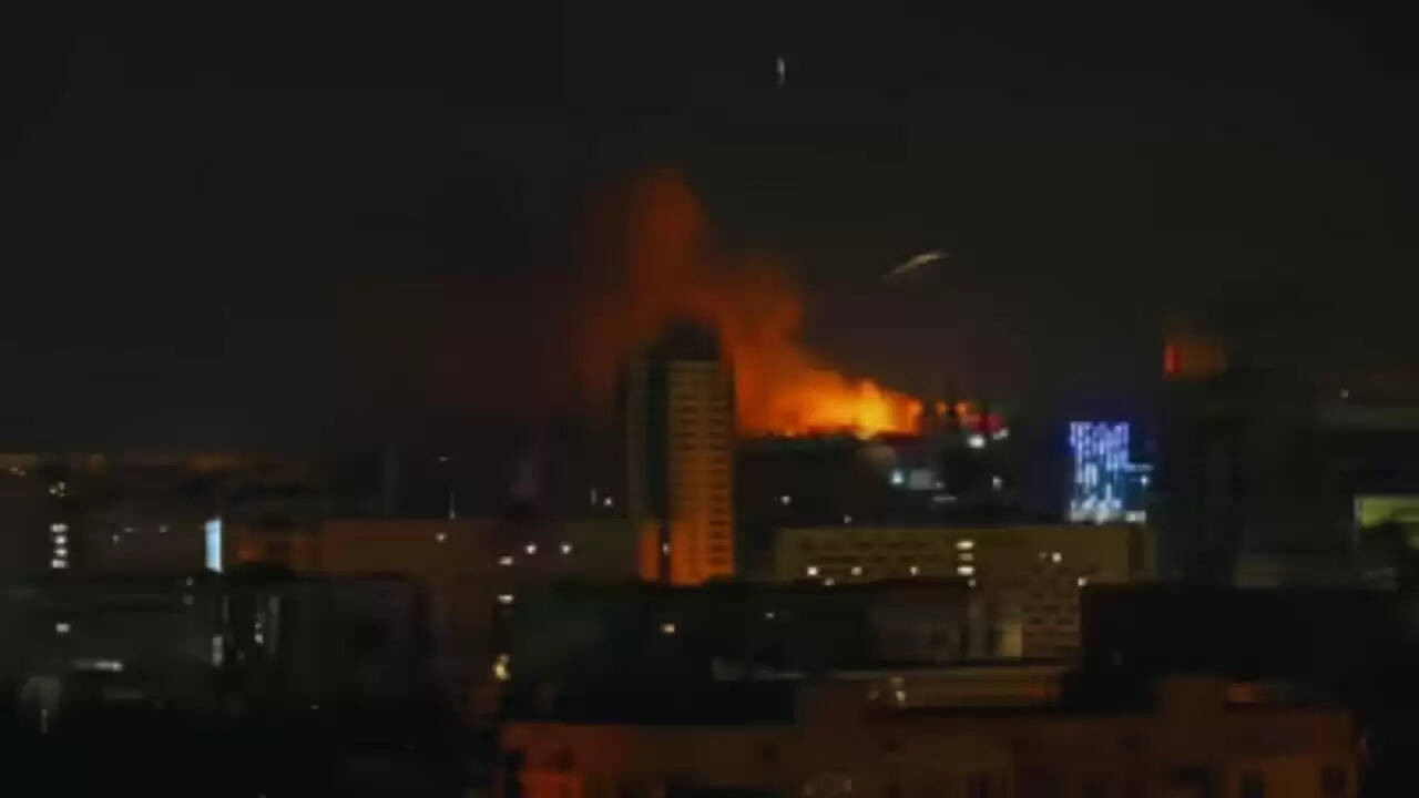 यूक्रेन की राजधानी कीव में रूस का नया हमला: क्या है शांति वार्ता का असर?