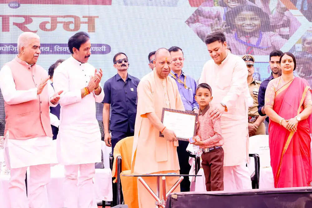 योगी आदित्यनाथ ने शुरू किया 'स्कूल चलो अभियान', शिक्षा पर जोर