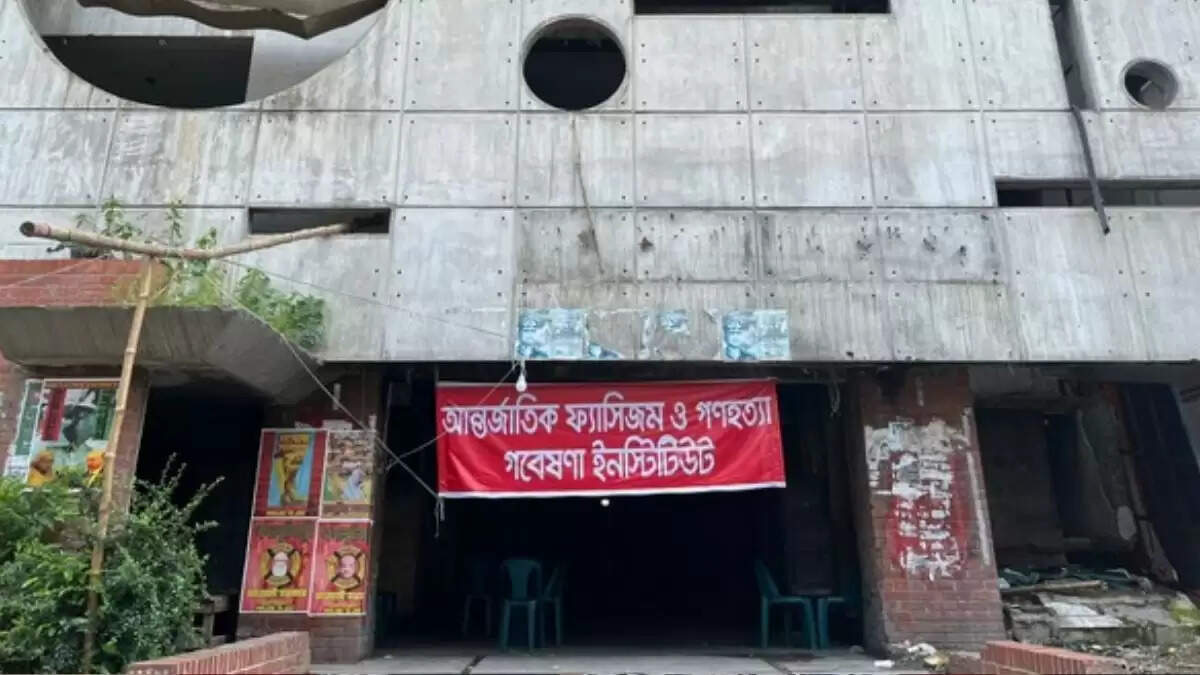 शेख हसीना की पार्टी पर संकट: ढाका ऑफिस पर कब्जे की कोशिश