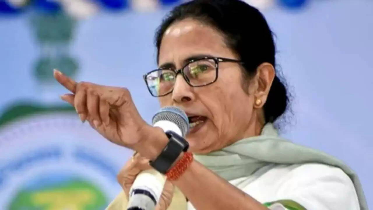ममता बनर्जी की ED छापेमारी पर प्रतिक्रिया: क्या है तृणमूल कांग्रेस का अगला कदम?
