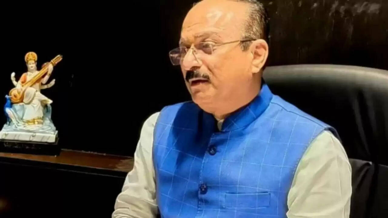 दिल्ली में निजी स्कूलों की फीस पर नियंत्रण के लिए नया विधेयक पेश