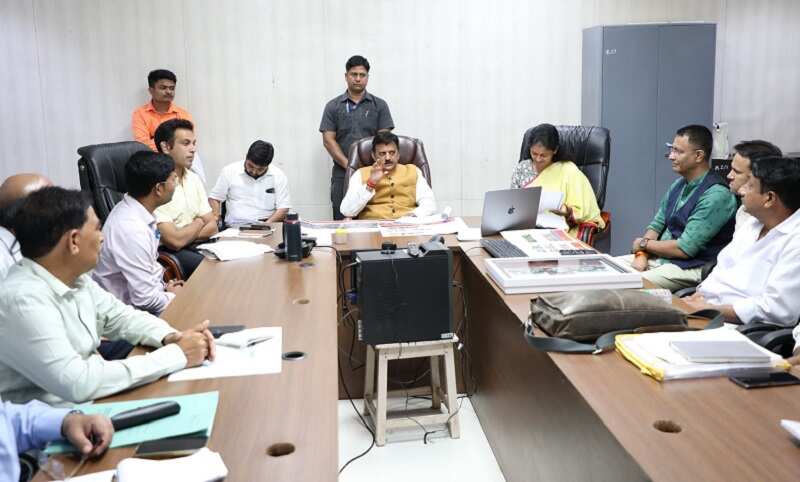 रीवाः उप मुख्यमंत्री शुक्ल ने बेला-सिलपरा मार्ग के निर्माण कार्य मे गति लाने के दिए निर्देश