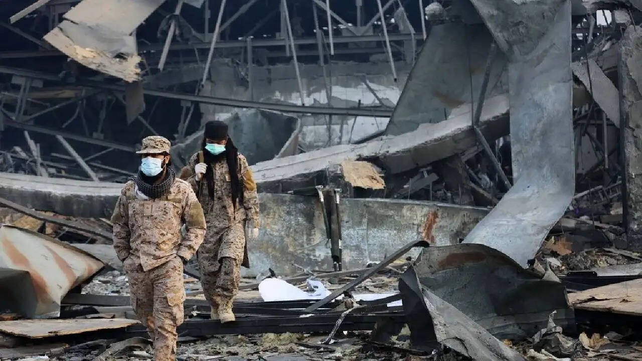 पाकिस्तान डे परेड रद्द: क्या आर्थिक संकट की ओर बढ़ रहा है देश?