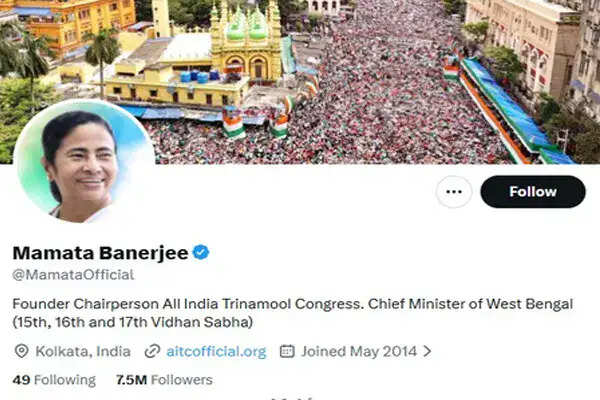 ममता बनर्जी और सुवेंदु अधिकारी ने सोशल मीडिया प्रोफाइल में किया बदलाव