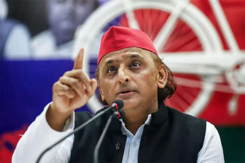 अखिलेश यादव ने गैस संकट पर केंद्र सरकार को घेरा