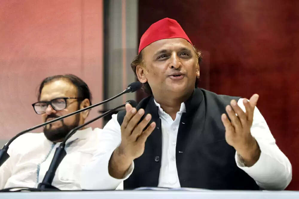 गाजीपुर में अवैध कब्जे के खिलाफ सपा प्रमुख की तीखी प्रतिक्रिया