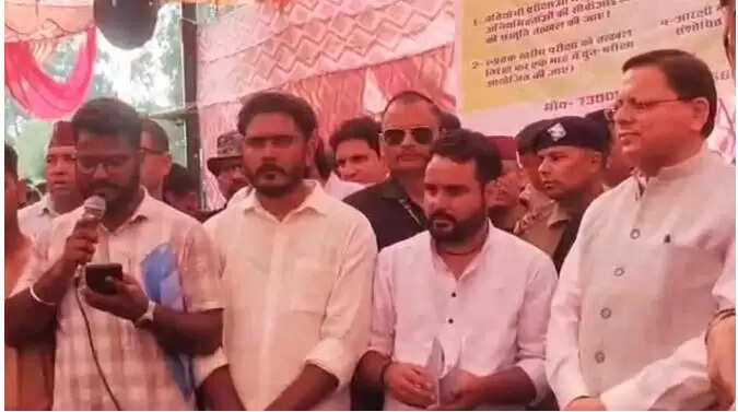 उत्तराखंड पेपर लीक मामले में सीएम धामी ने की सीबीआई जांच की सिफारिश