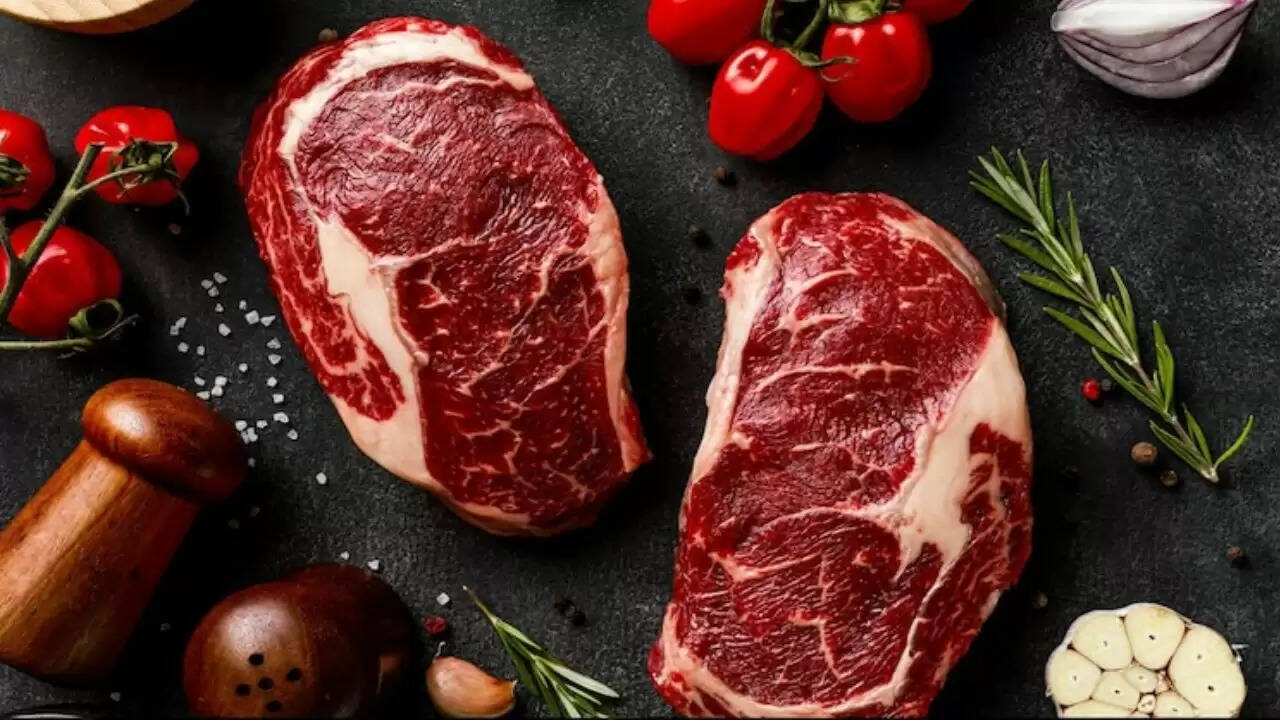 रेड मीट से जुड़ी अल्फा-गैल सिंड्रोम: जानें इसके लक्षण और सावधानियां