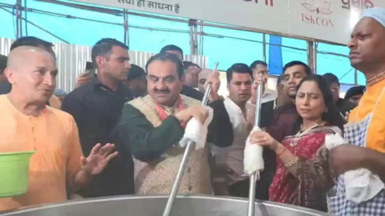 गौतम अडानी ने पुरी में रथ यात्रा के दौरान की भव्य सेवा, 40 लाख भोजन का वितरण
