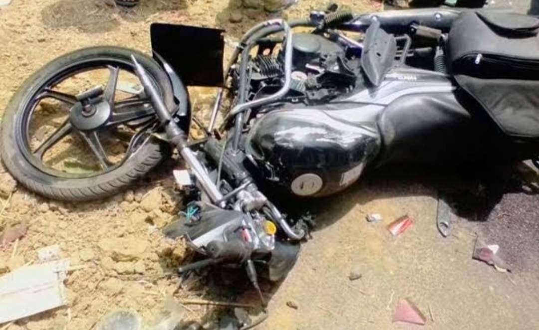 बाइक दुर्घटना में दो चचेरे भाई की मौत