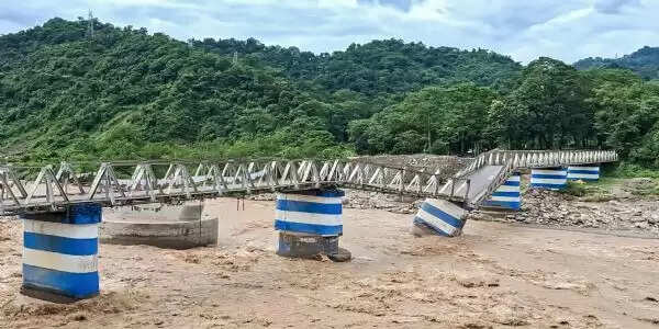 उत्तर बंगाल आपदा : मातमगाह बनी मॉडल विलेज, बाढ़ में बह गए लोगों के सपने