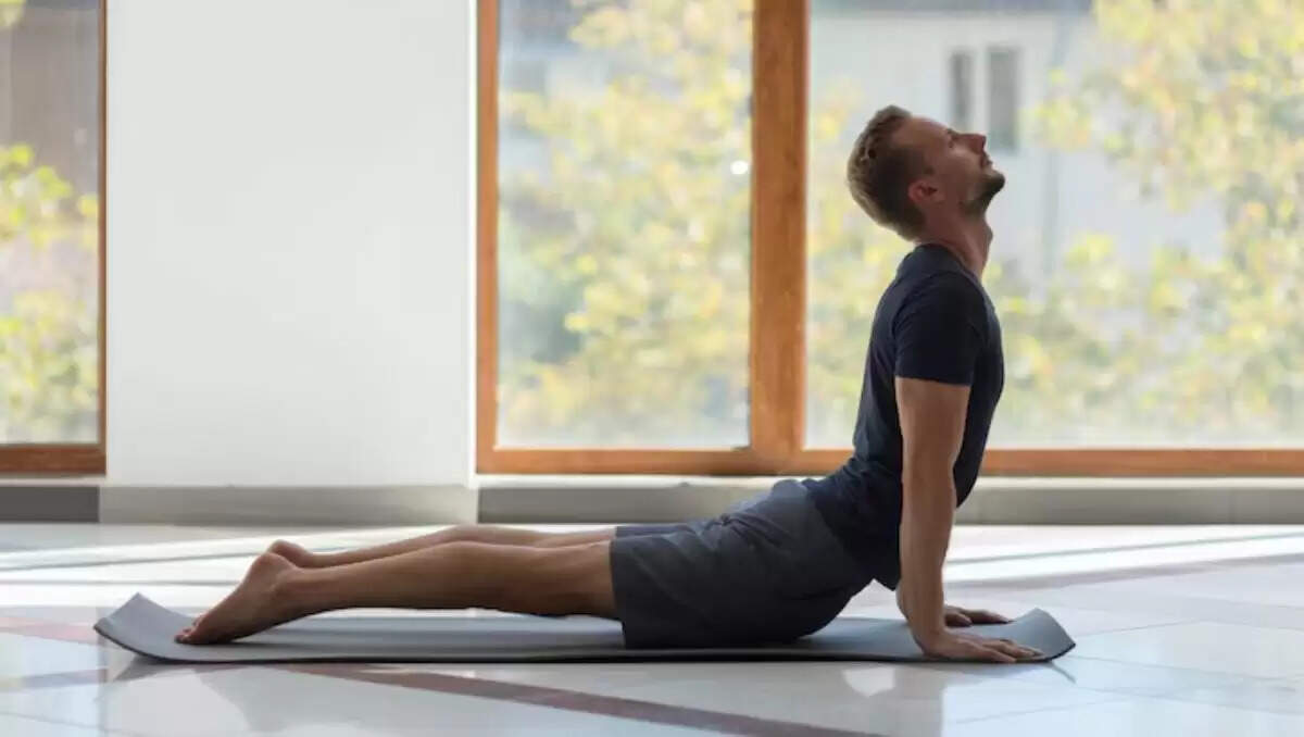 International Yoga Day 2025: रोजाना करें ये 5 योगासन, स्वास्थ्य में सुधार के लिए