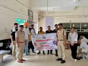 अंबाला छावनी रेलवे स्टेशन पर बच्चों की तस्करी के खिलाफ जागरूकता अभियान