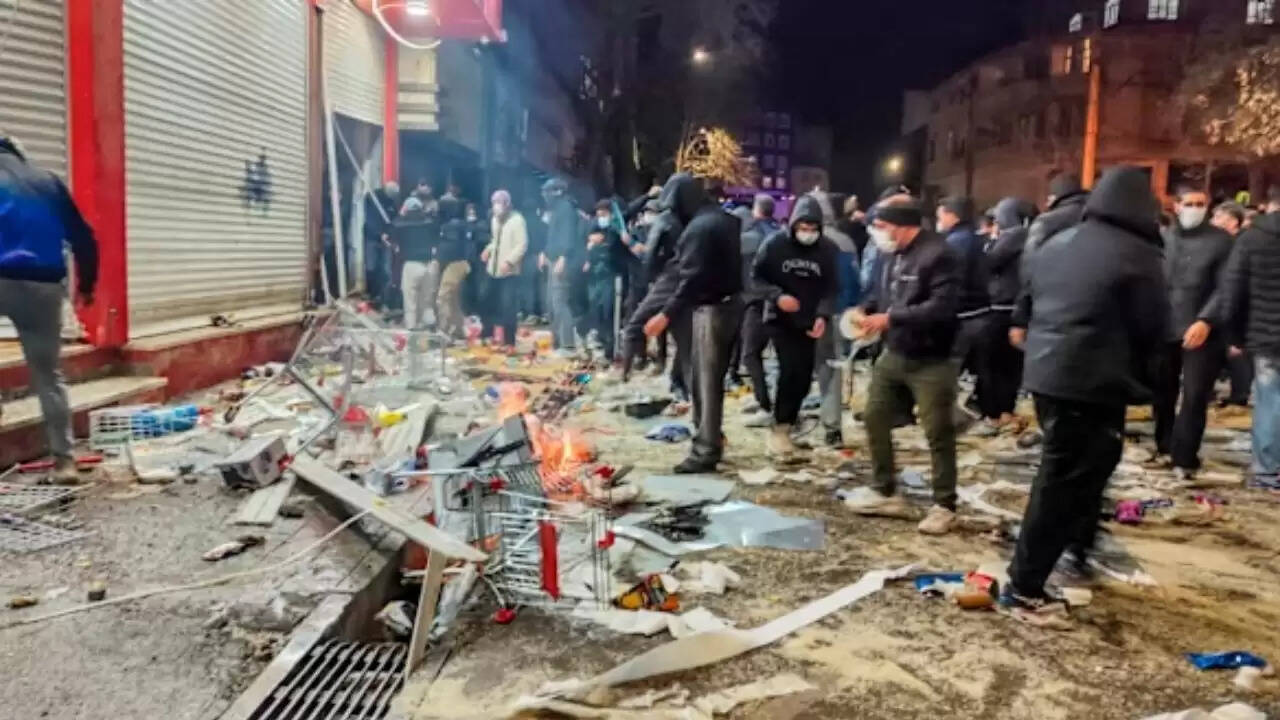 ईरान में जन आंदोलन: क्या है ट्रंप और खामेनेई के बीच का तनाव?