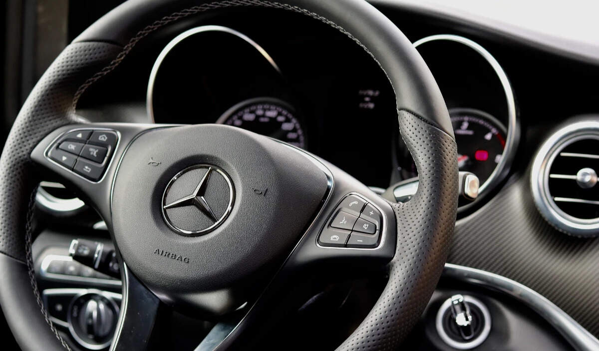 मर्सिडीज-बेंज इंडिया ने वी-क्लास लक्जरी एमपीवी लॉन्च की