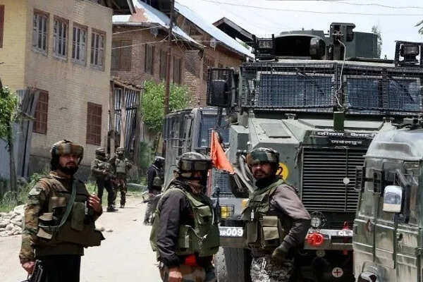 जम्मू-कश्मीर में सुरक्षाबलों ने दो आतंकियों को किया ढेर