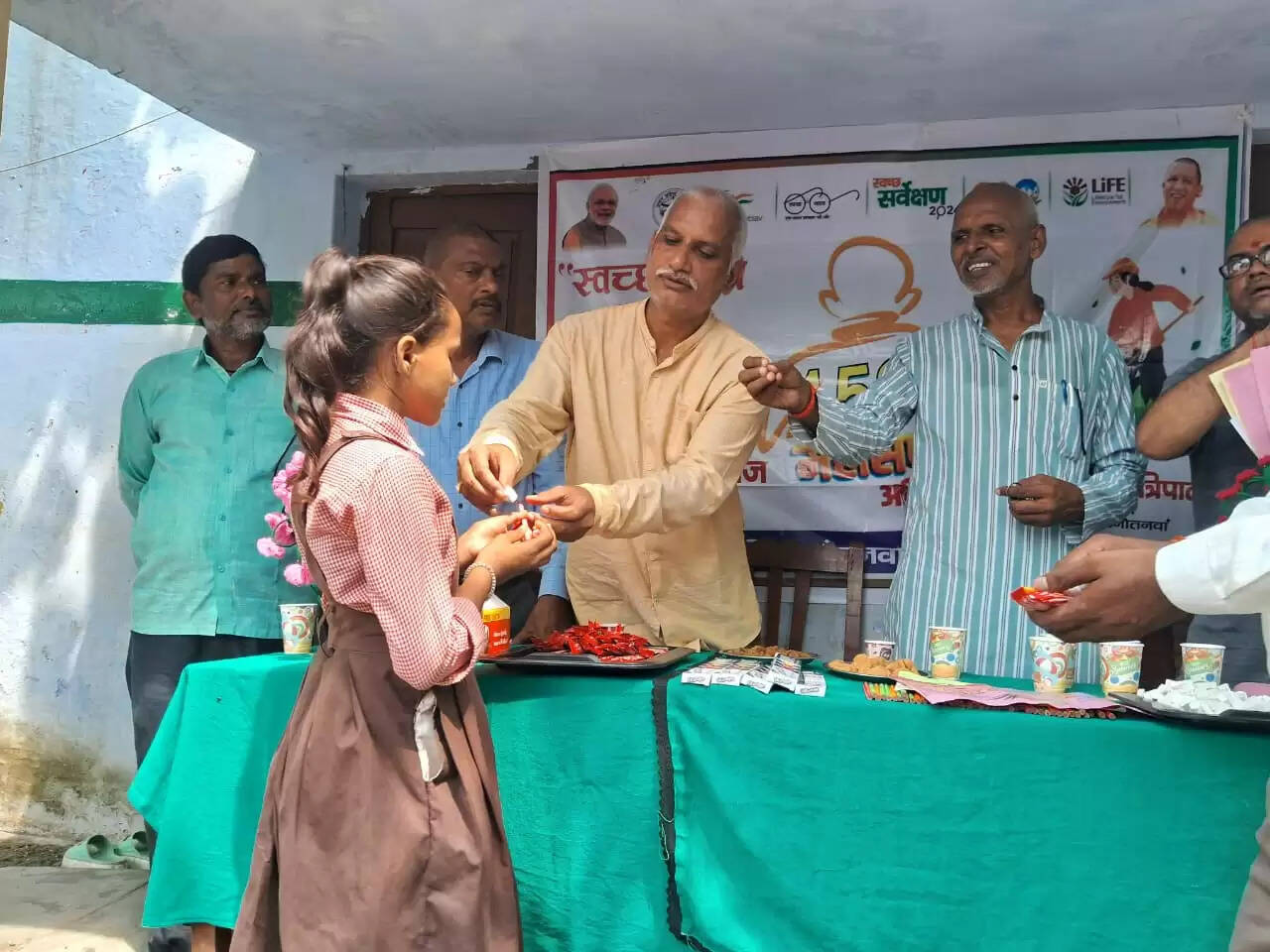 नौतनवा में स्वच्छता थीम पर चित्रकला प्रतियोगिता का आयोजन