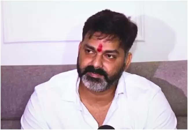 बिहार चुनाव 2025: खेसारी और पवन सिंह के बीच बयानबाजी का सिलसिला जारी