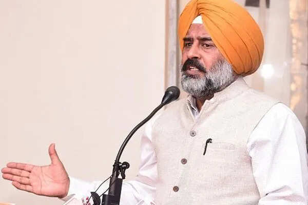 पंजाब सरकार पर परगट सिंह का हमला: मनरेगा में रोजगार की कमी और केंद्र सरकार की नीतियों पर सवाल